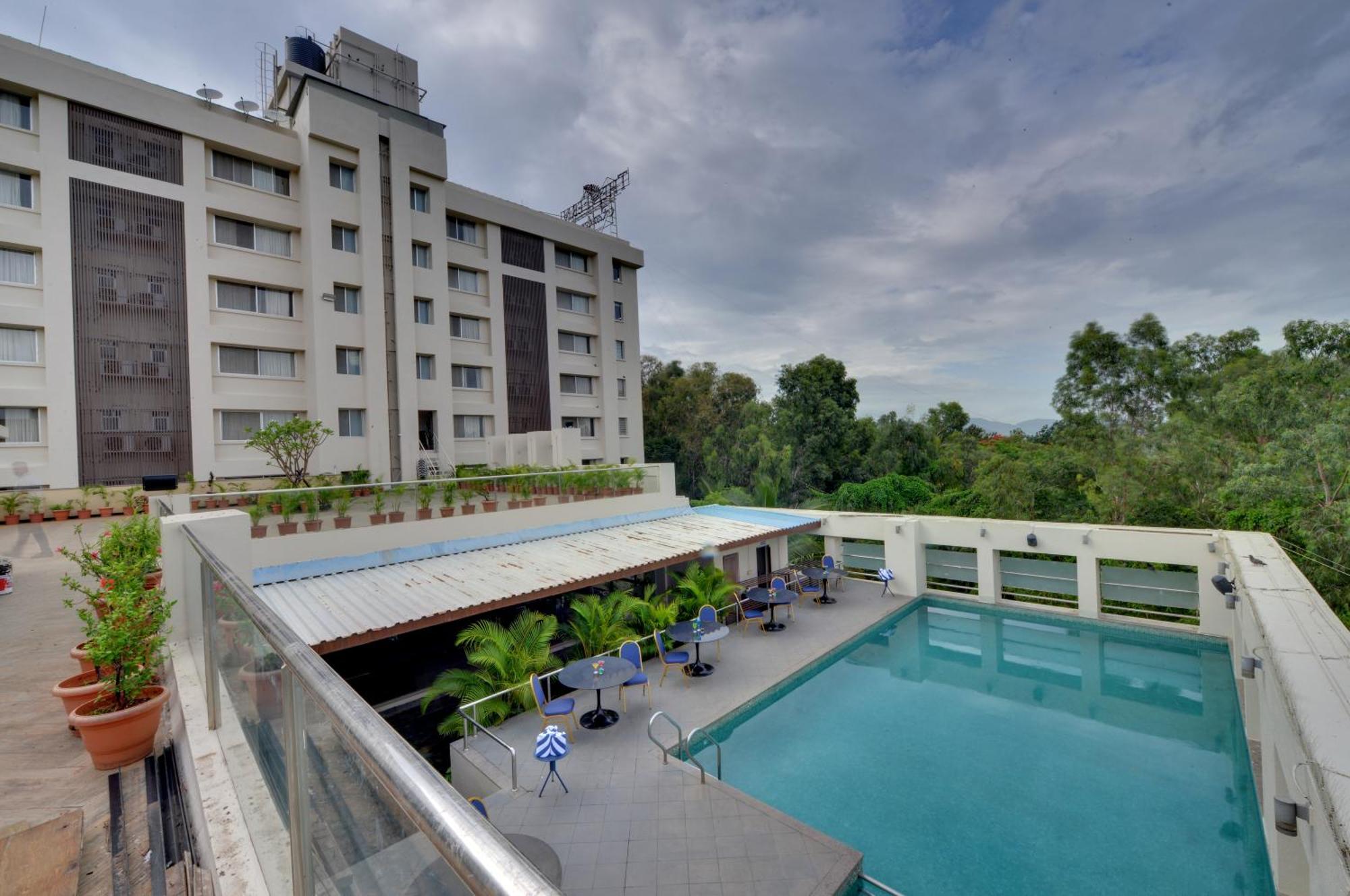 The Fern Residency, Vadgaon - Talegaon, Pune Zewnętrze zdjęcie
