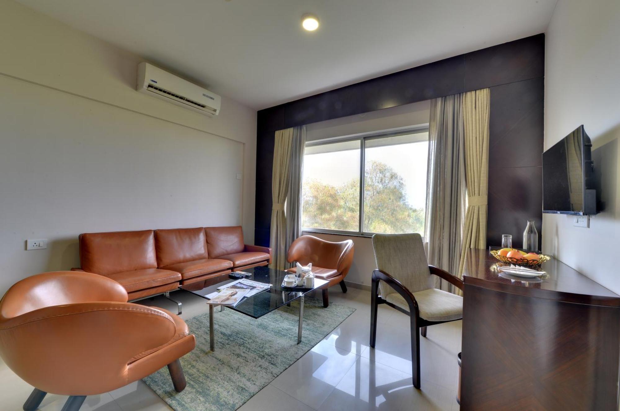 The Fern Residency, Vadgaon - Talegaon, Pune Zewnętrze zdjęcie